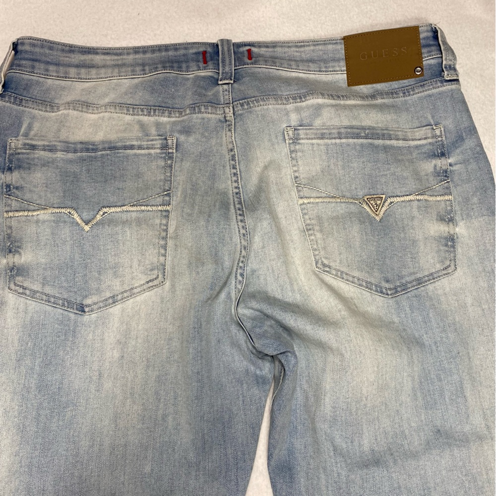 Guess Men's Del Mar Fit Light Wash Jeans Size 38 W #1594 - Picture 4 of 12